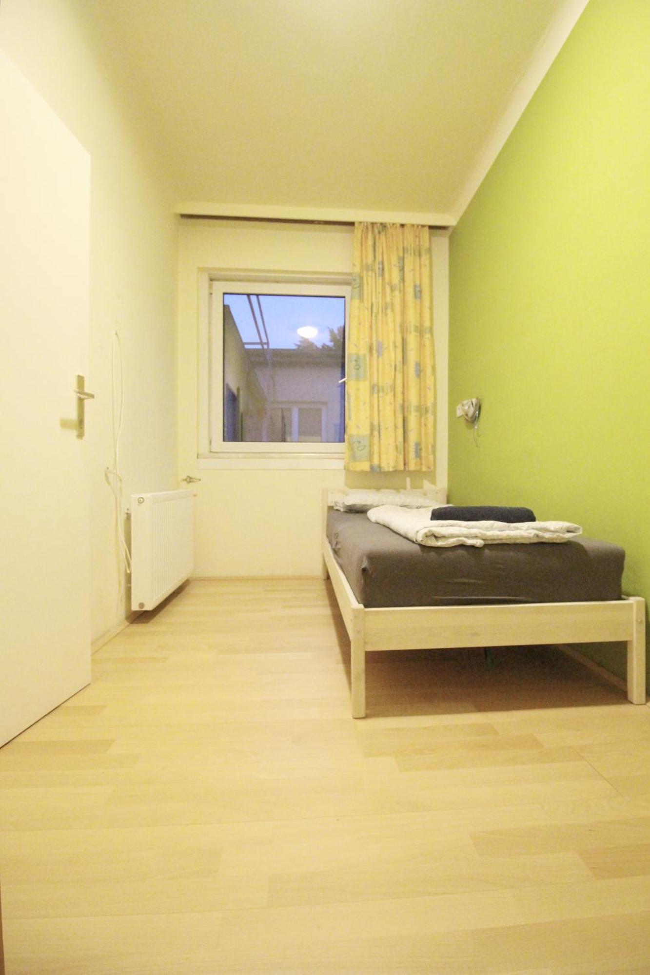 Single In Hutteldorfer Strasse Area Gazde/Camere de închiriat *